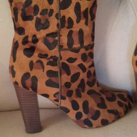 Knee high leopard boots - Picture 3 of 3